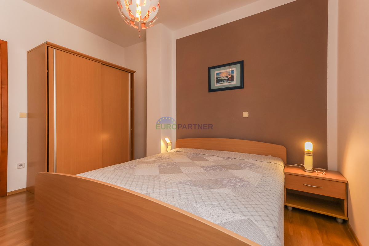 Samostojna hiša s štirimi stanovanji, Funtana