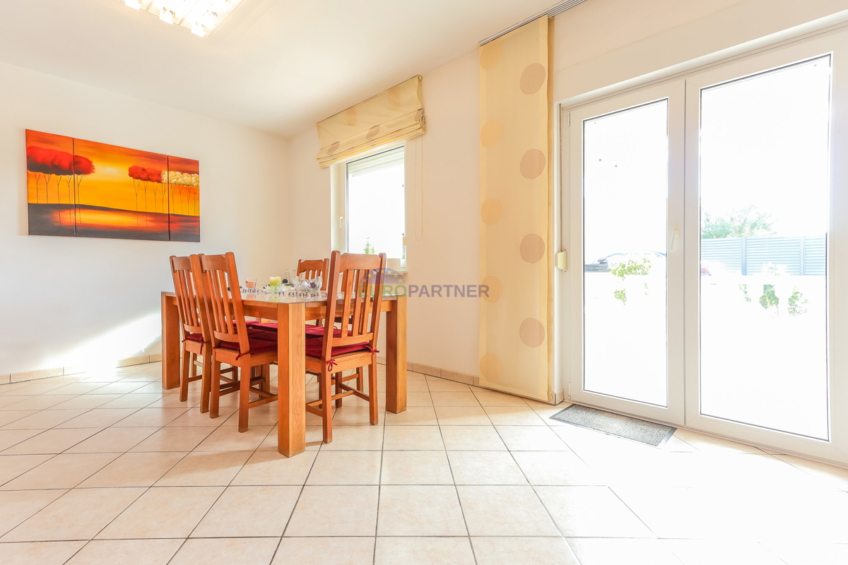 Samostojna hiša s štirimi stanovanji, Funtana