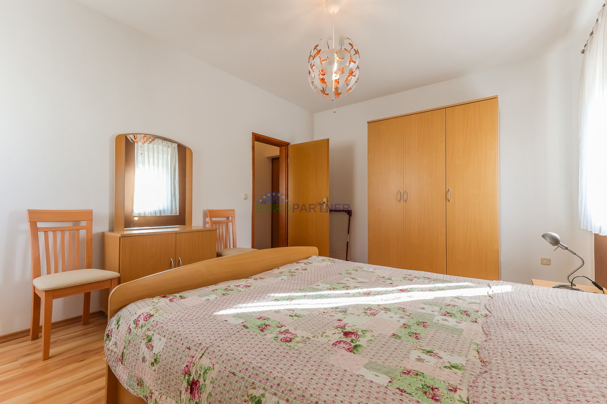 Samostojna hiša s štirimi stanovanji, Funtana