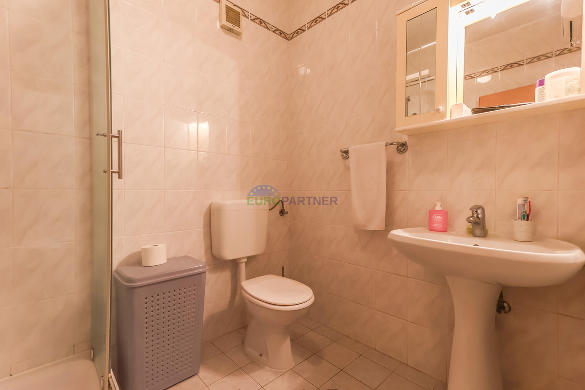 Samostojna hiša s štirimi stanovanji, Funtana