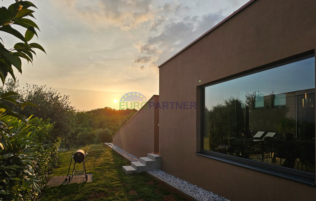 Istra, Novigrad, moderna vila s bazenom