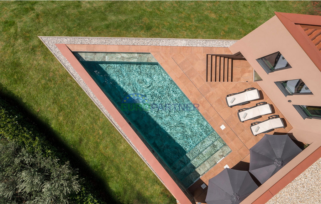 Istra, Novigrad, moderna vila s bazenom