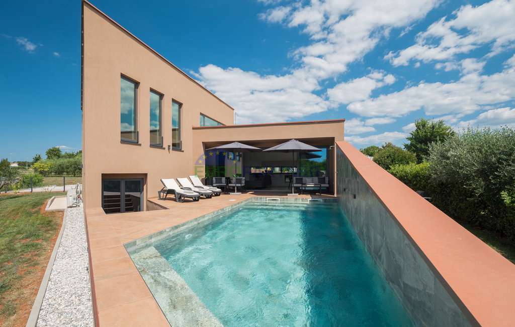 Istra, Novigrad, moderna vila s bazenom