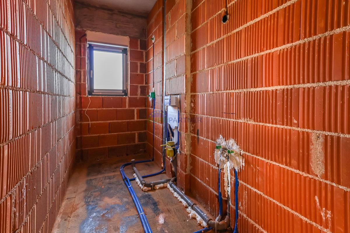 Stanovanje z vrtom 400 m2, Poreč