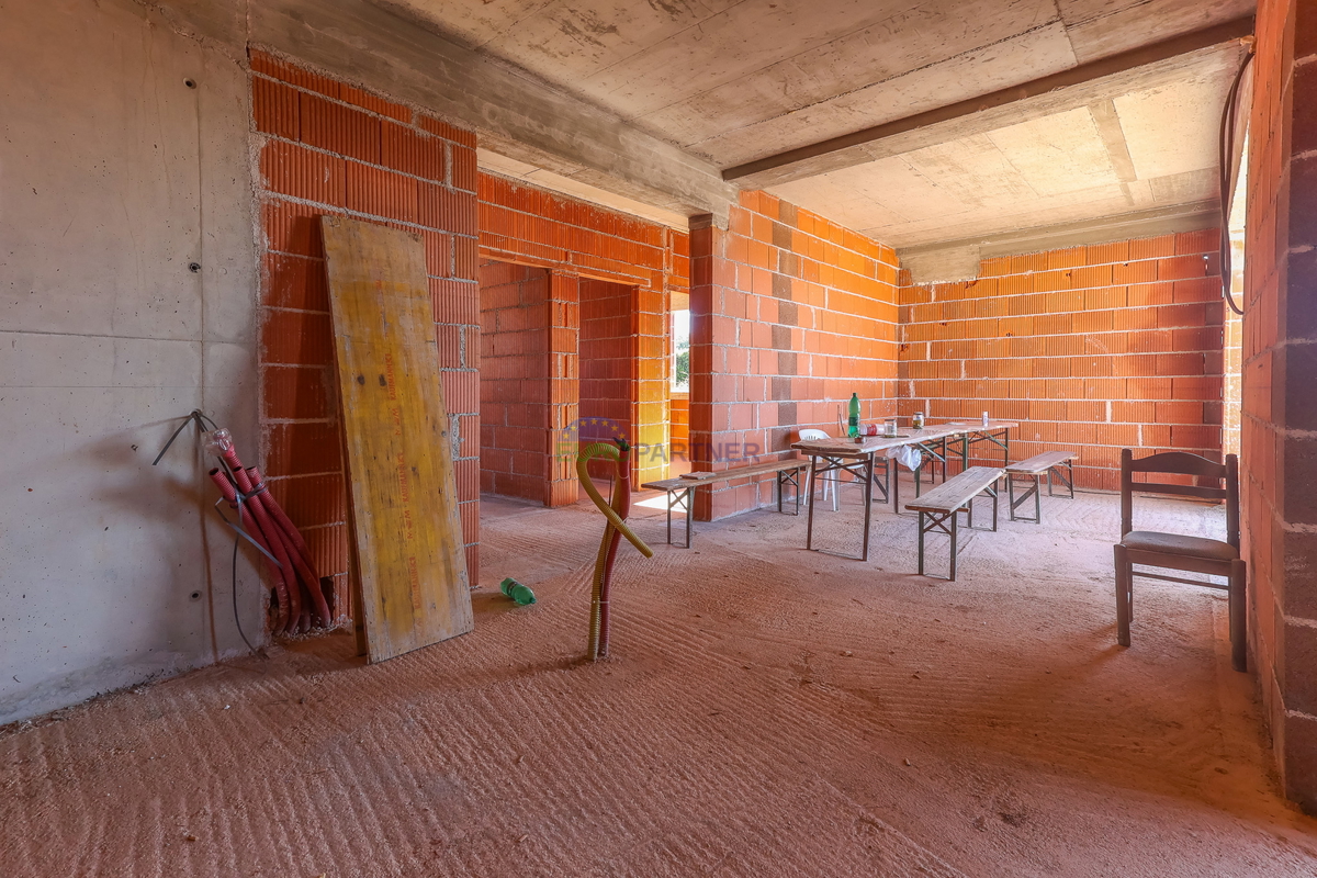 Stanovanje z vrtom 400 m2, Poreč