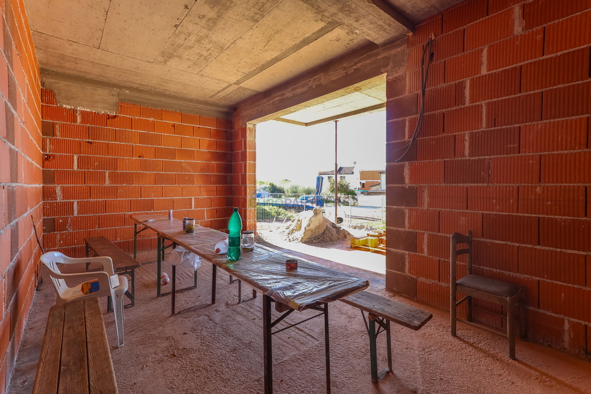 Stanovanje z vrtom 400 m2, Poreč