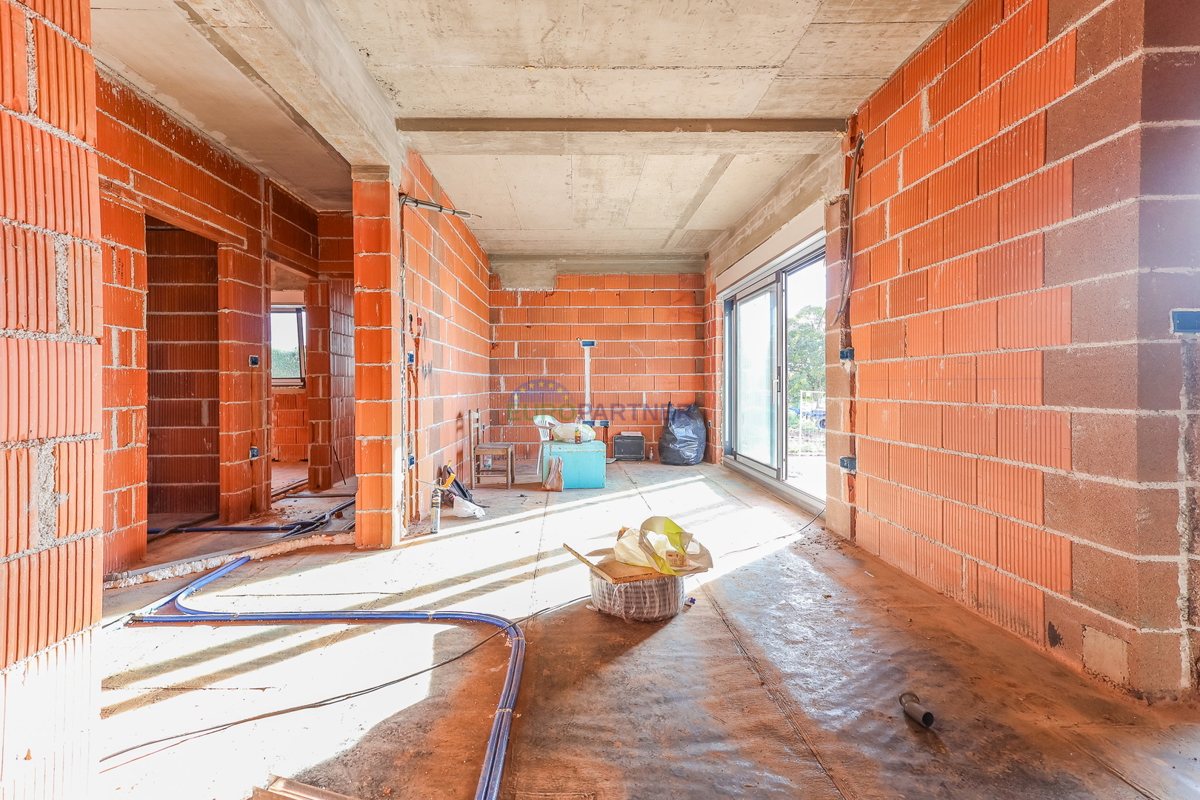 Stanovanje z vrtom 400 m2, Poreč