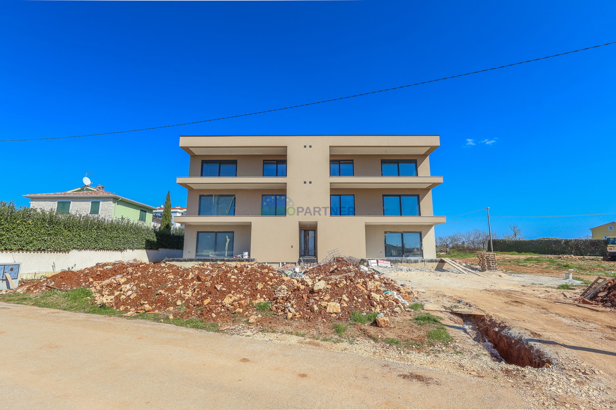 Stanovanje z vrtom 400 m2, Poreč