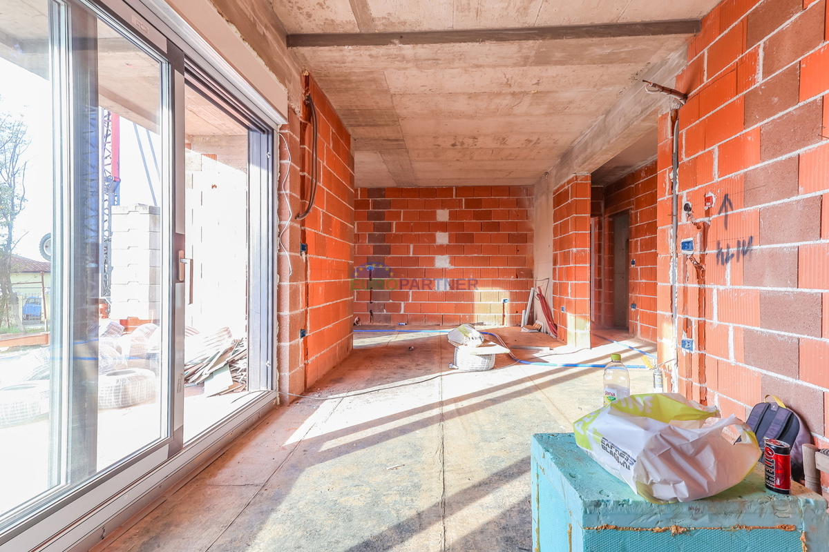 Stanovanje z vrtom 400 m2, Poreč