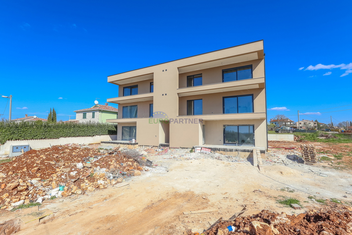 Stanovanje z vrtom 400 m2, Poreč