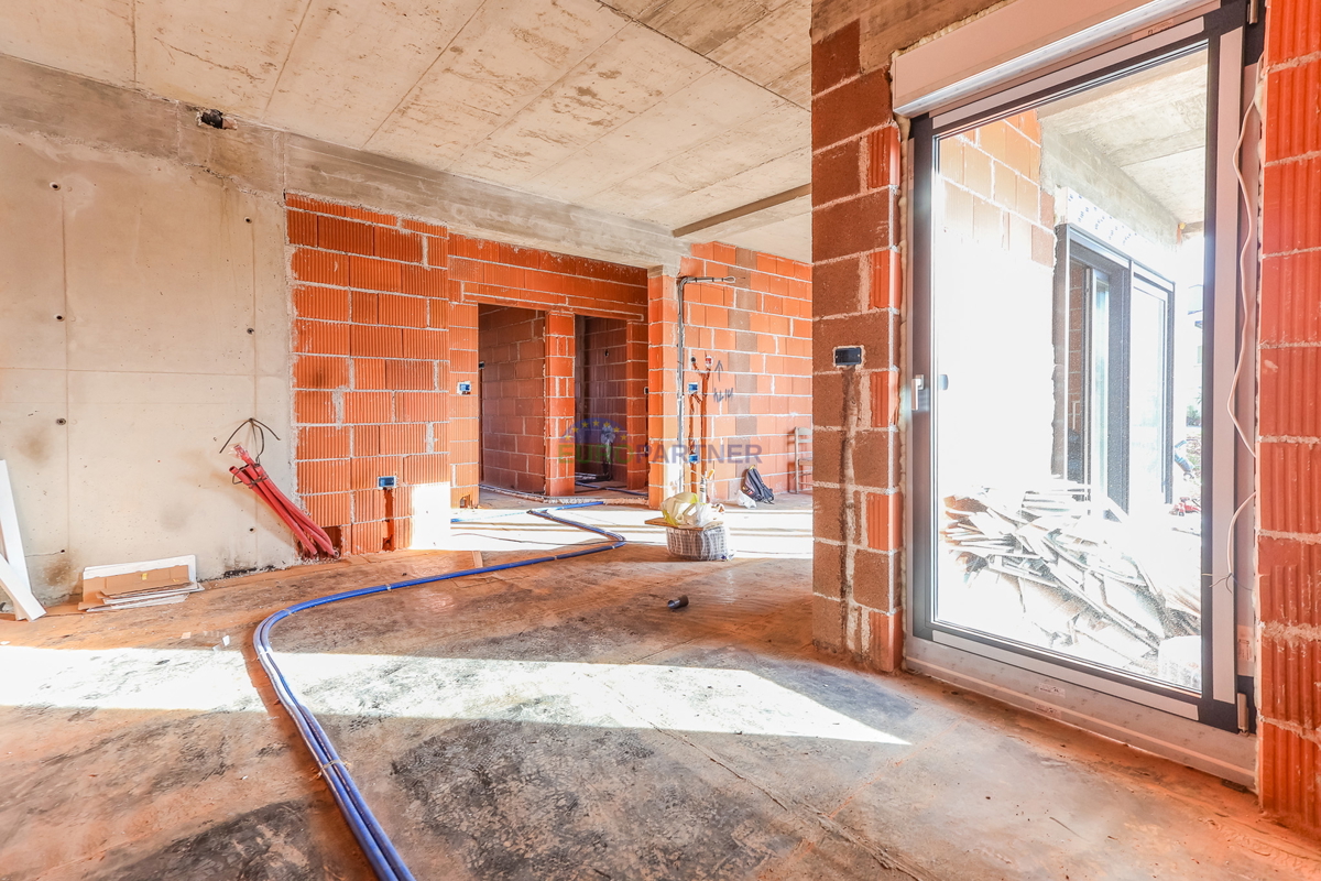 Stanovanje z vrtom 400 m2, Poreč