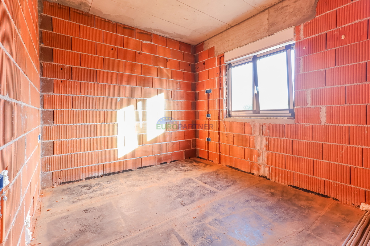 Stanovanje z vrtom 400 m2, Poreč