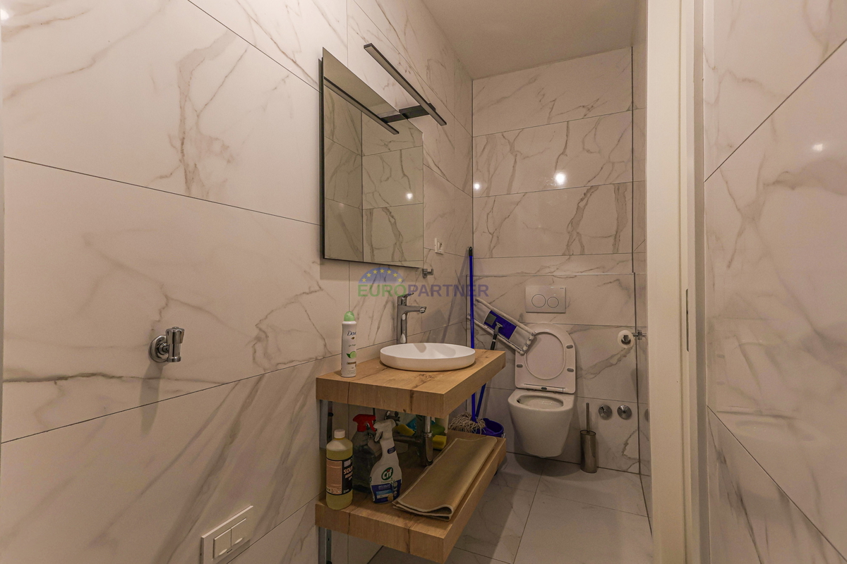 Luksuzno stanovanje 500 m od morja! Poreč