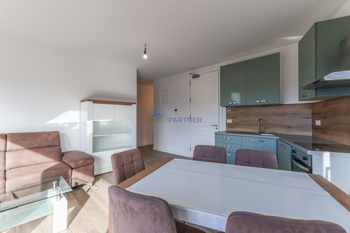 Luksuzno stanovanje 500 m od morja! Poreč