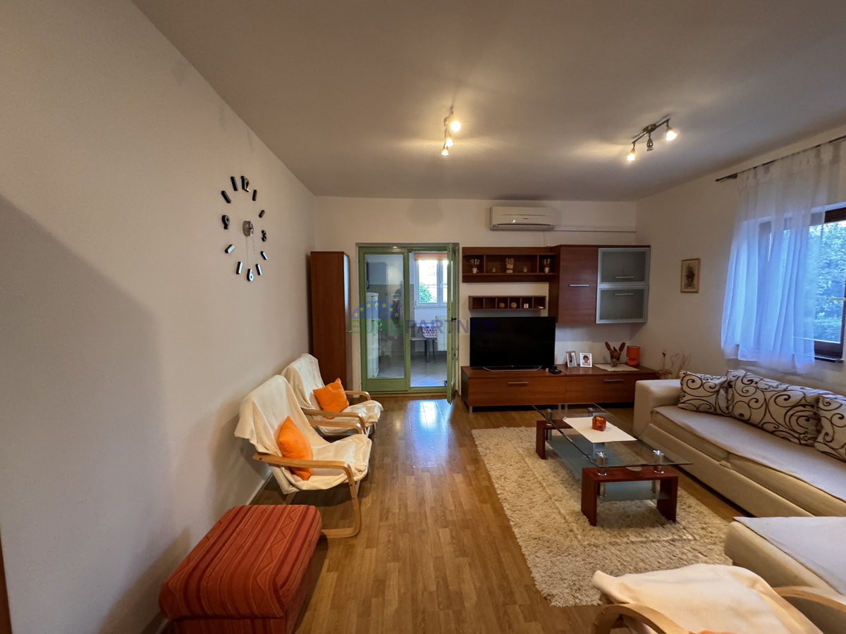 Istra, Novigrad, stanovanje z vrtom blizu morja