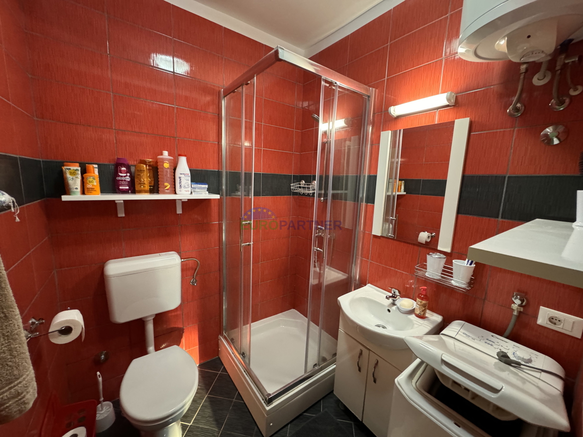 Istra, Novigrad, stanovanje z vrtom blizu morja