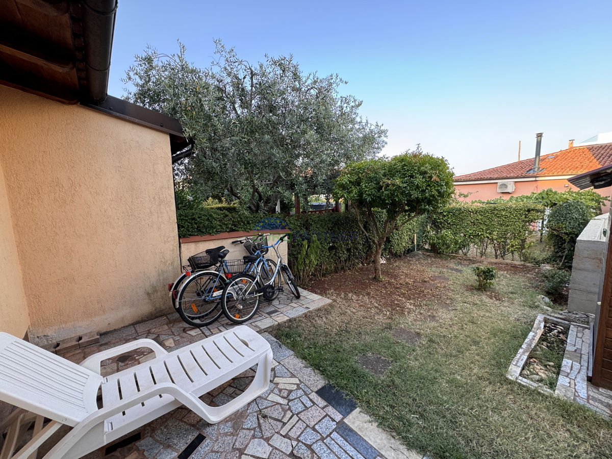 Istra, Novigrad, stanovanje z vrtom blizu morja