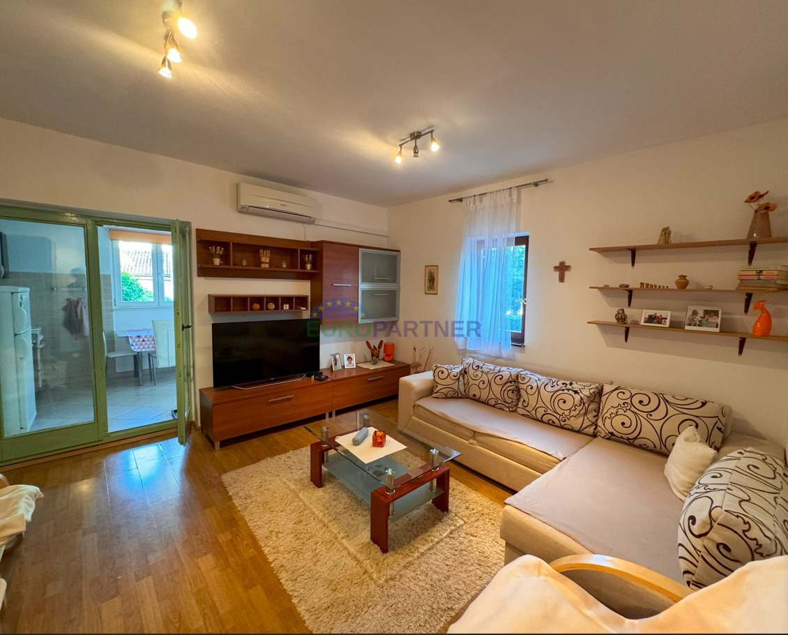 Istra, Novigrad, stanovanje z vrtom blizu morja