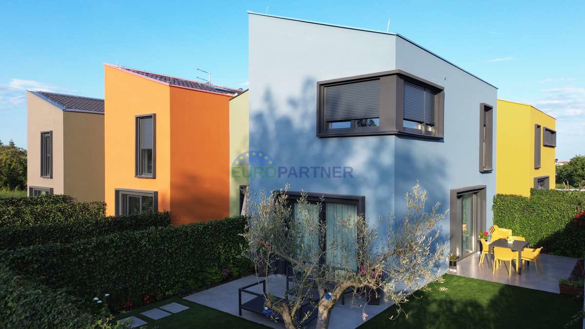 Istra, Poreč, lepa hiša zadnja v nizu v bližini morja in mesta