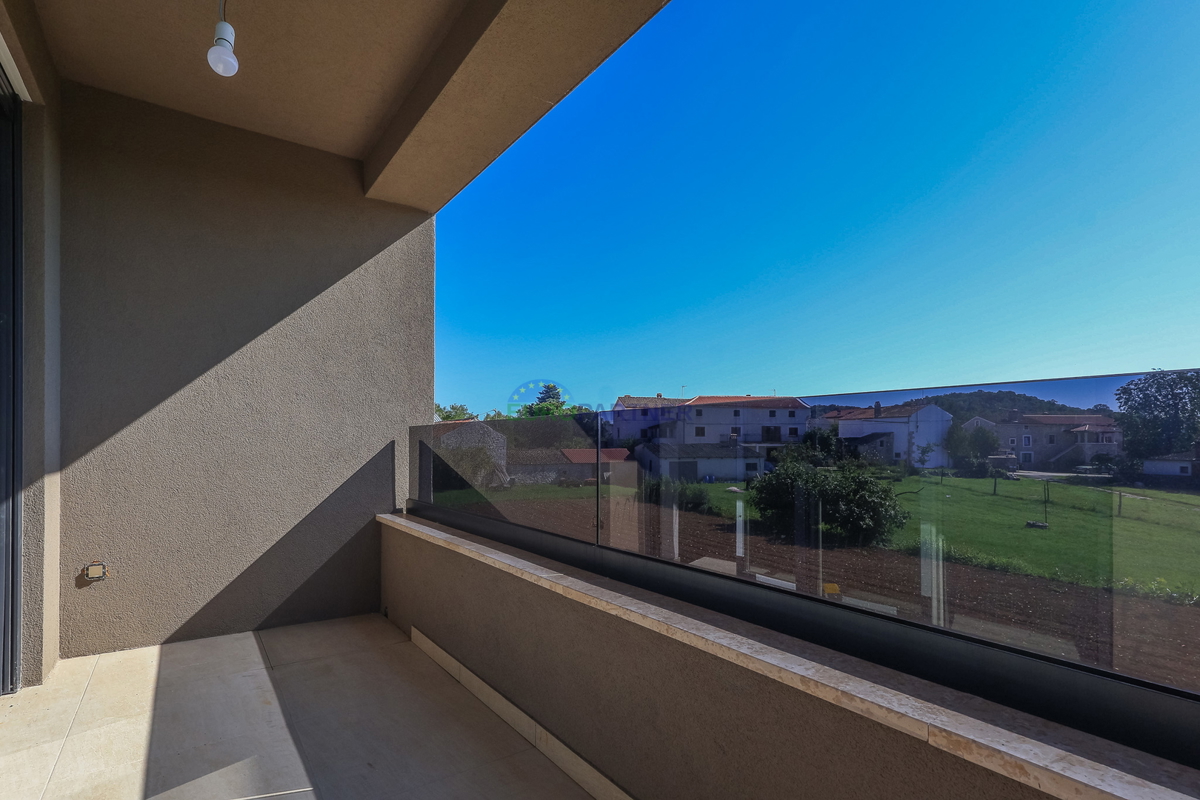 Stanovanje 93 m2 s bazenom, Poreč