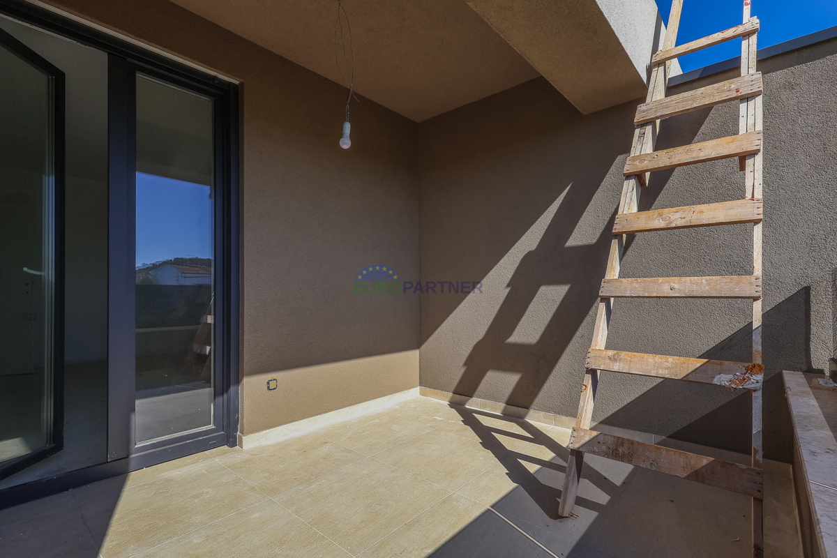 Stanovanje 93 m2 s bazenom, Poreč