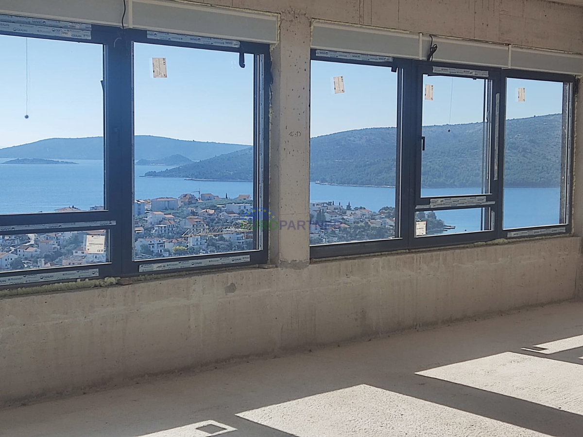 Novozgrajena moderna vila s čudovitim pogledom na morje