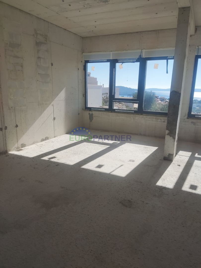 Novozgrajena moderna vila s čudovitim pogledom na morje