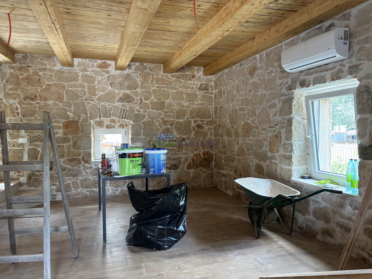 Istra, Poreč, kamnita hiša v bližini Poreča