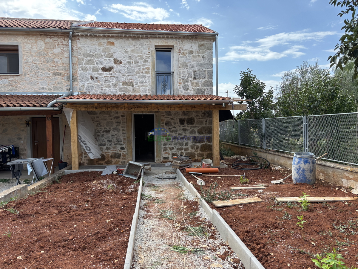 Istra, Poreč, kamnita hiša v bližini Poreča