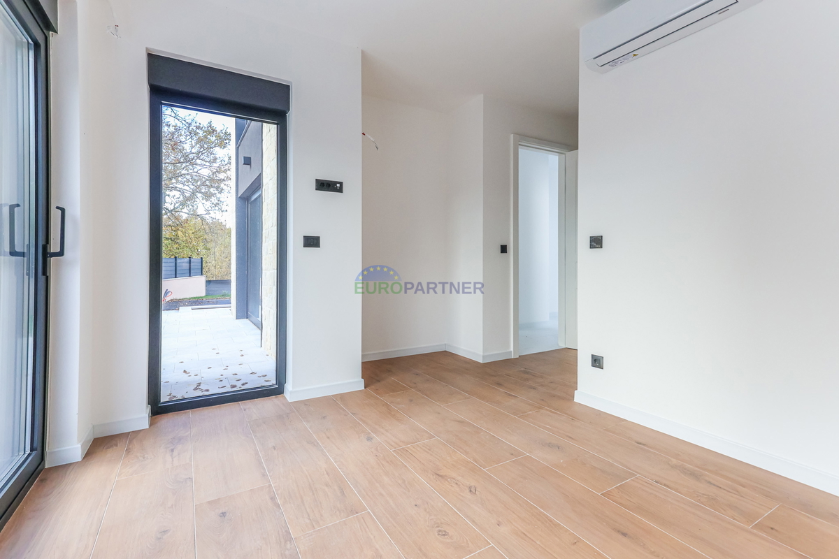 Lepa moderna vila 5 km od Poreča