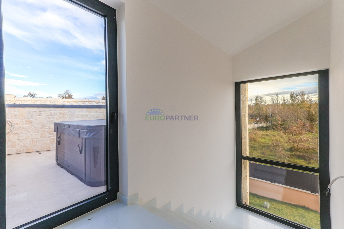 Lepa moderna vila 5 km od Poreča