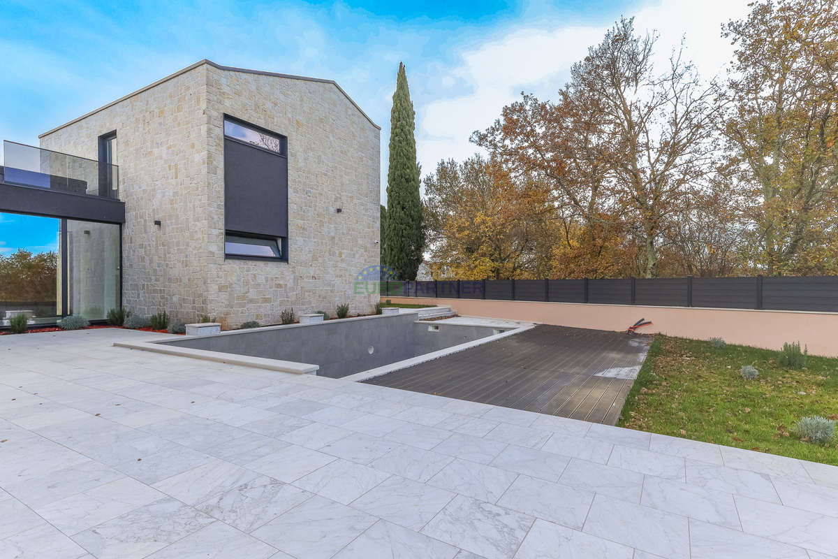 Lepa moderna vila 5 km od Poreča