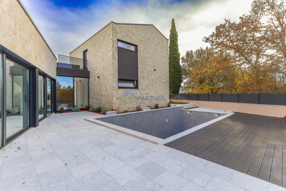 Lepa moderna vila 5 km od Poreča