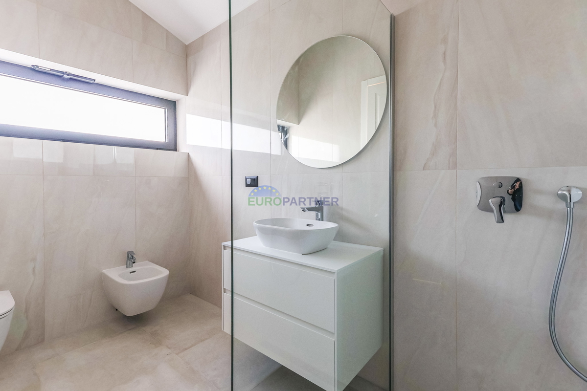 Lepa moderna vila 5 km od Poreča