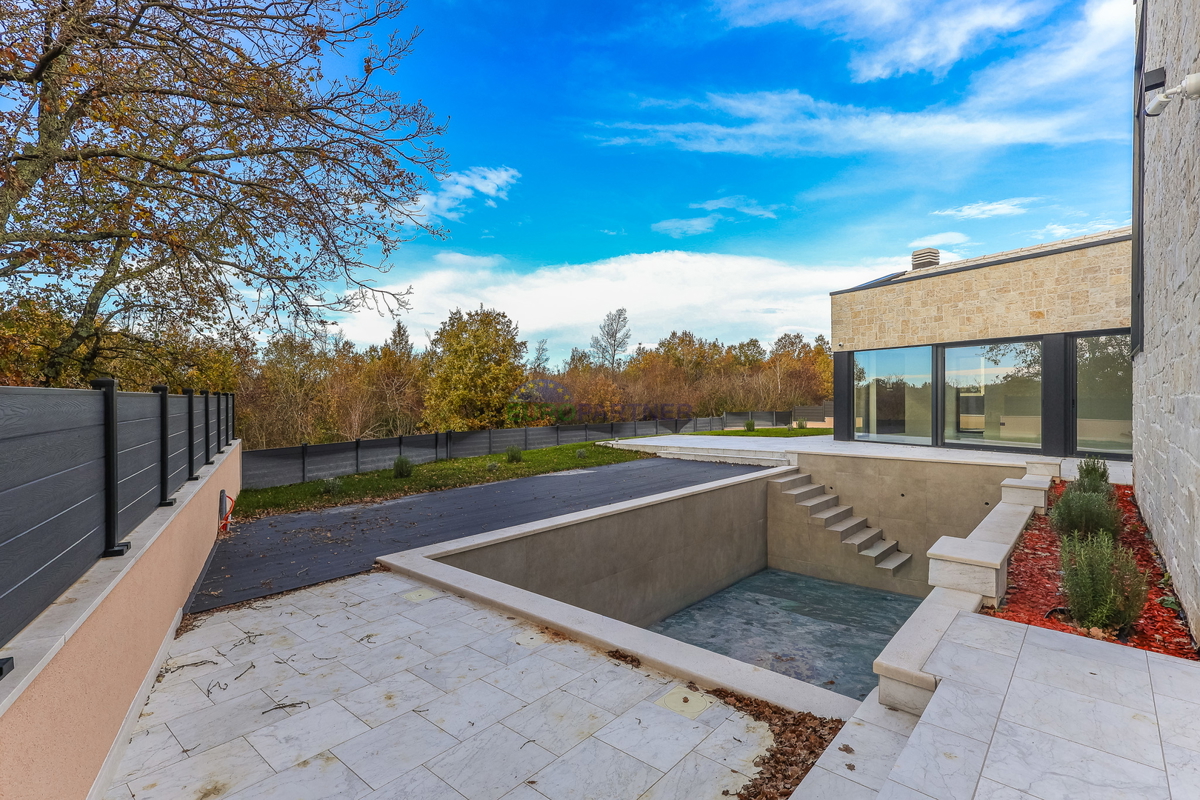 Lepa moderna vila 5 km od Poreča