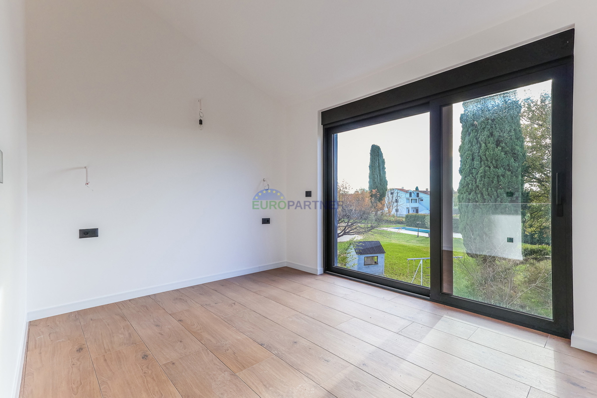 Lepa moderna vila 5 km od Poreča