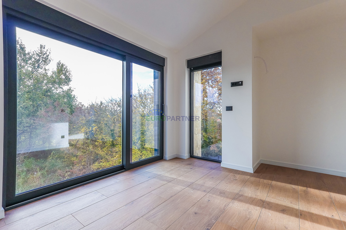 Lepa moderna vila 5 km od Poreča