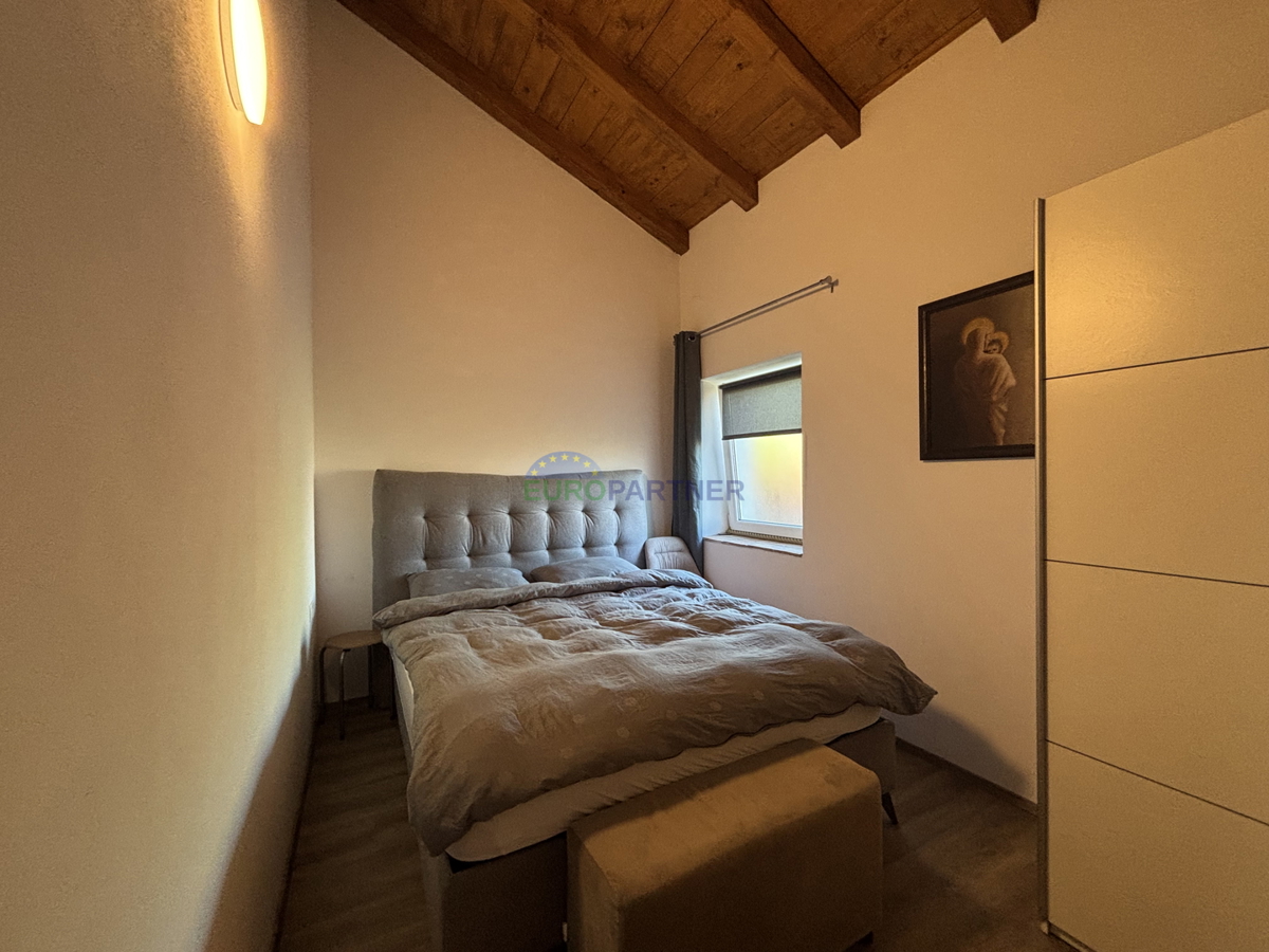 Kamnita hiša z vrtom v okolici Umaga