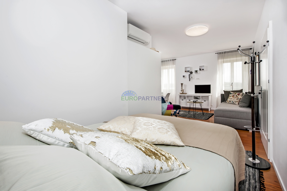 Istra, Rovinj, trije luksuzni apartmaji, prva vrsta do morja