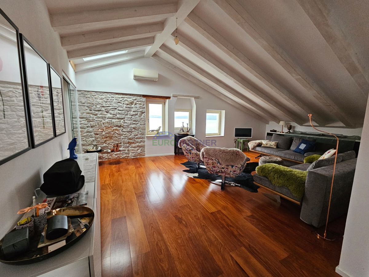 Istra, Rovinj, trije luksuzni apartmaji, prva vrsta do morja