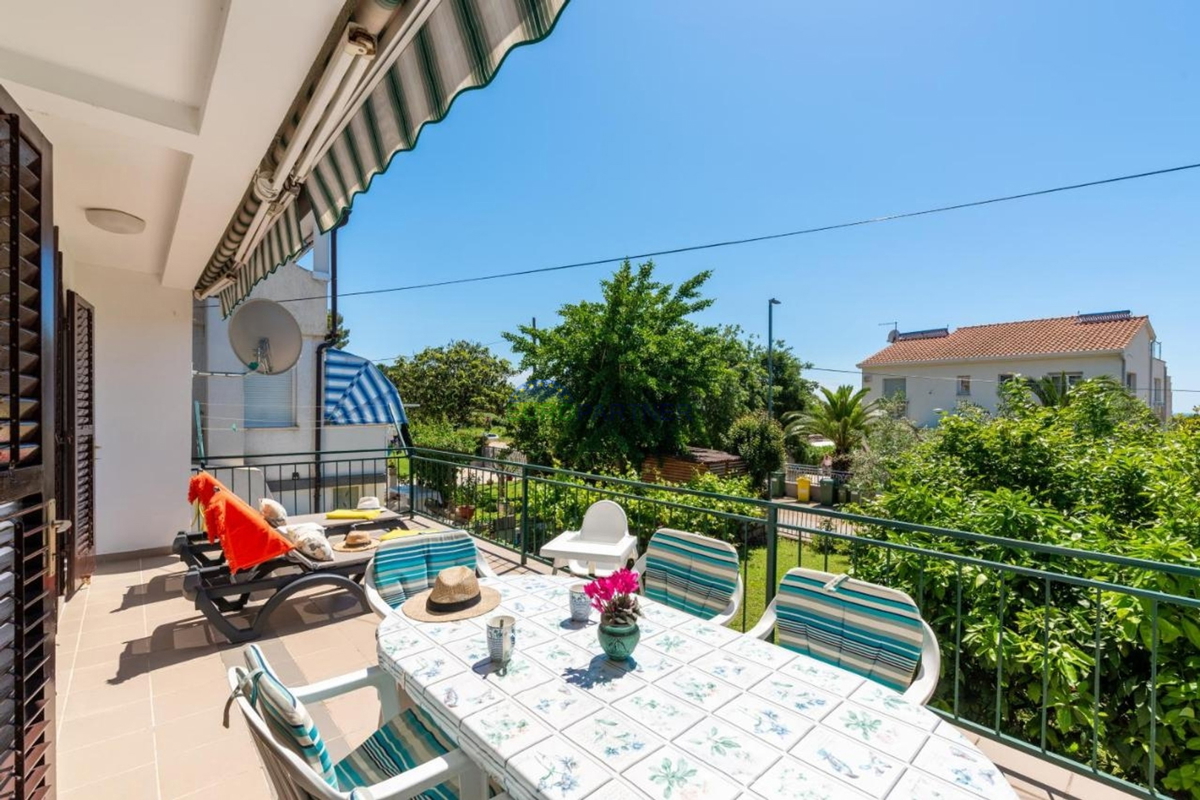 Istra, Poreč, hiša z dvema stanovanjema nedaleč od morja