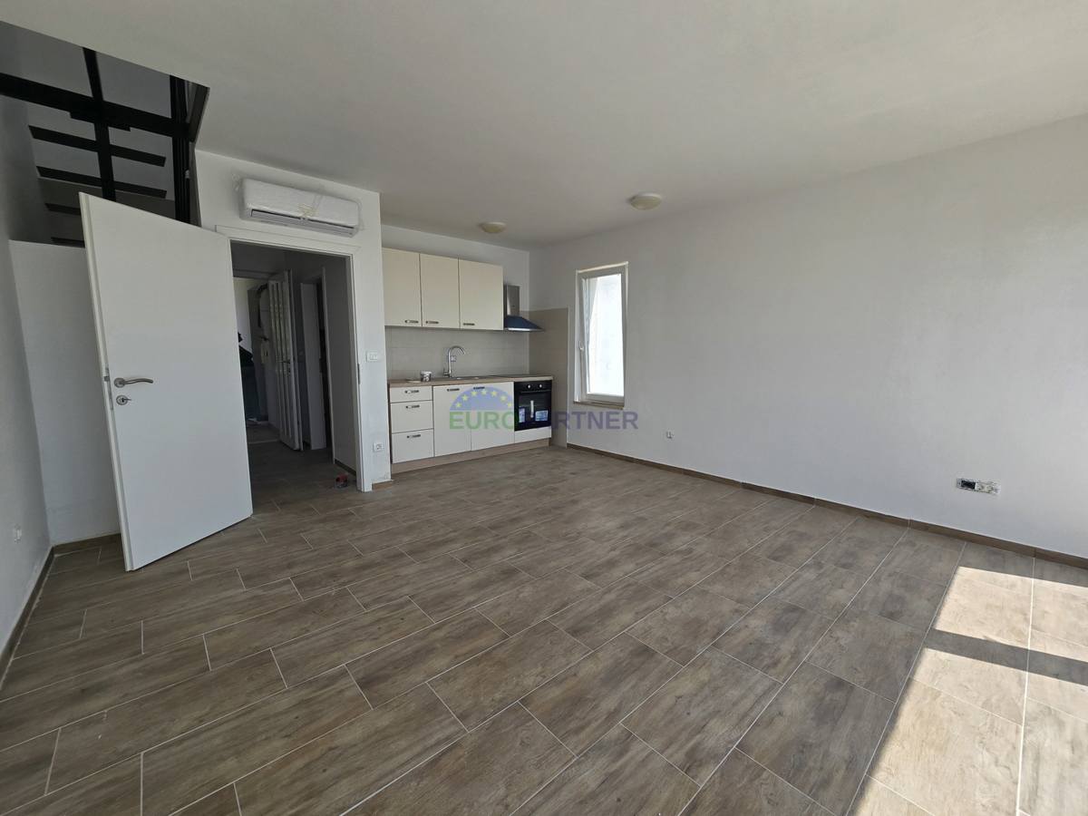 Dvoetažno stanovanje 73 m2 z razgledom na morje