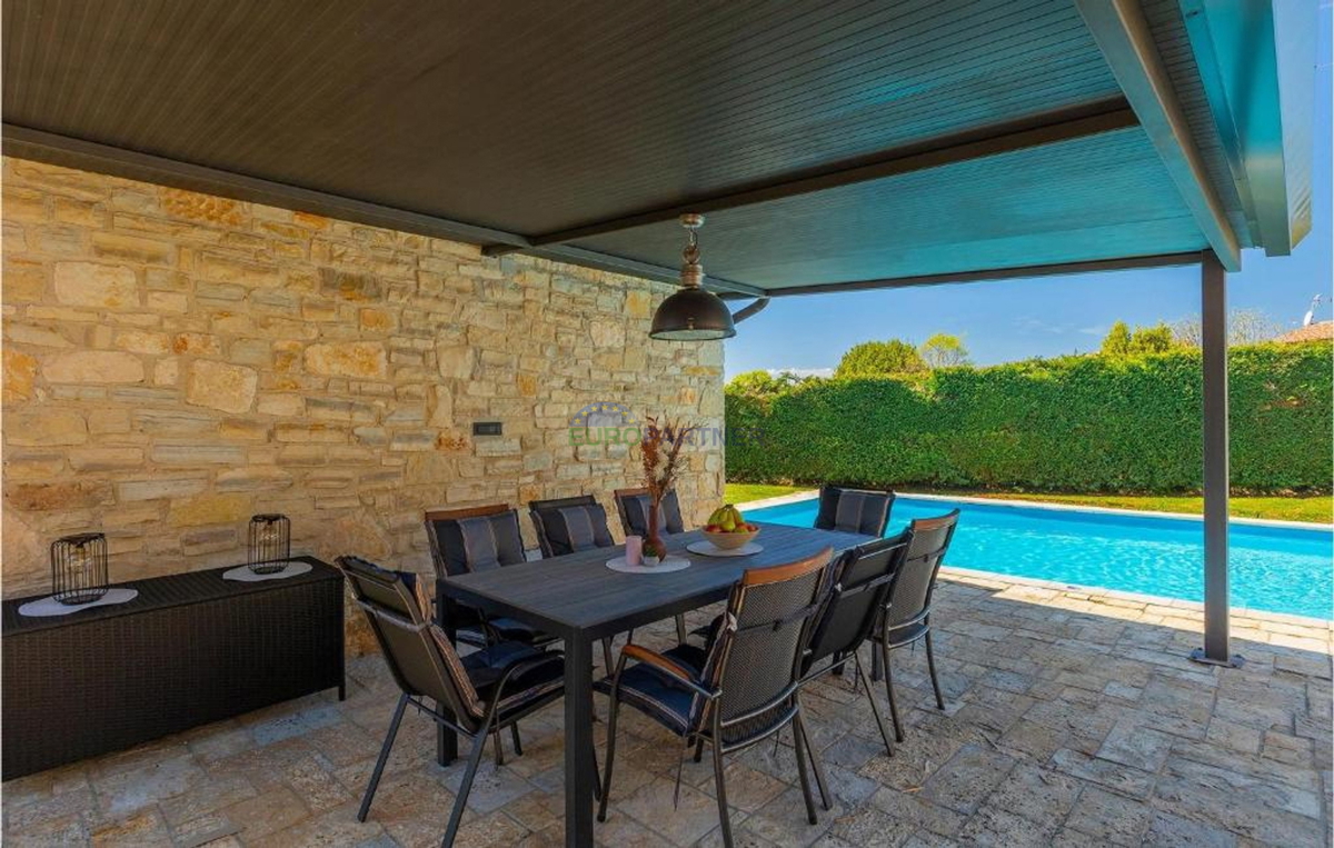 Kamnita vila na griču z razgledom na morje, Poreč, Istra