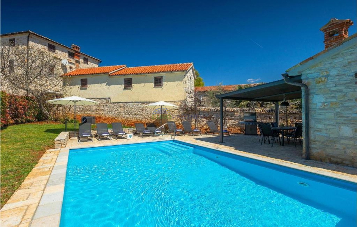 Kamnita vila na griču z razgledom na morje, Poreč, Istra