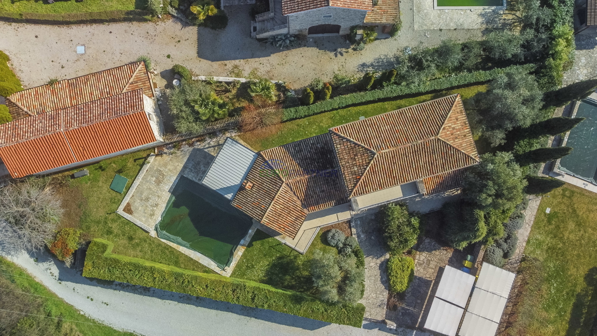 Kamnita vila na griču z razgledom na morje, Poreč, Istra