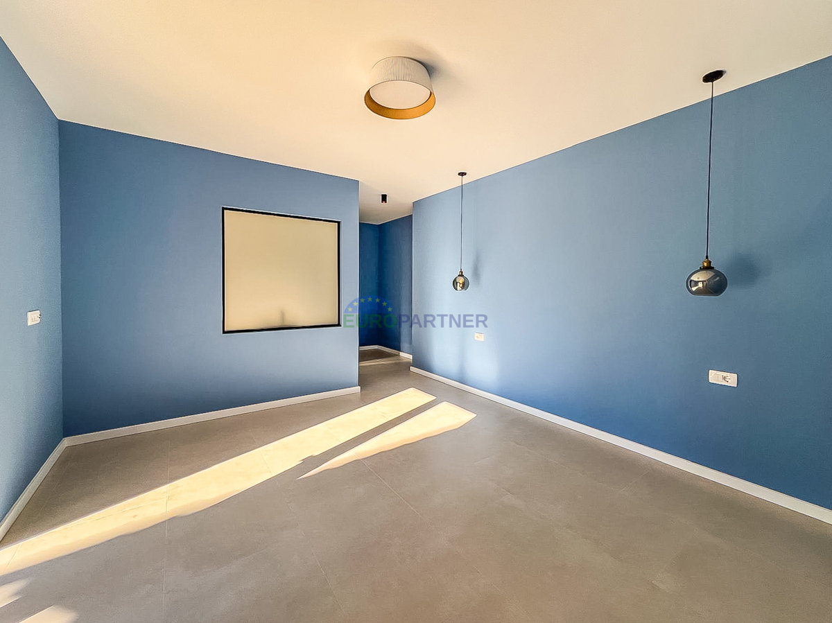 Moderna vila z bazenom, 5 km od Poreča