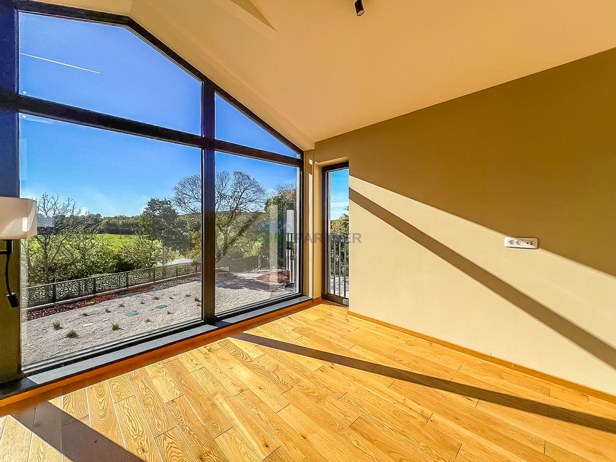 Moderna vila z bazenom, 5 km od Poreča