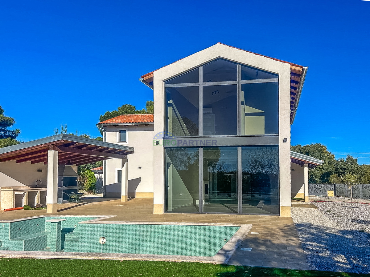 Moderna vila z bazenom, 5 km od Poreča