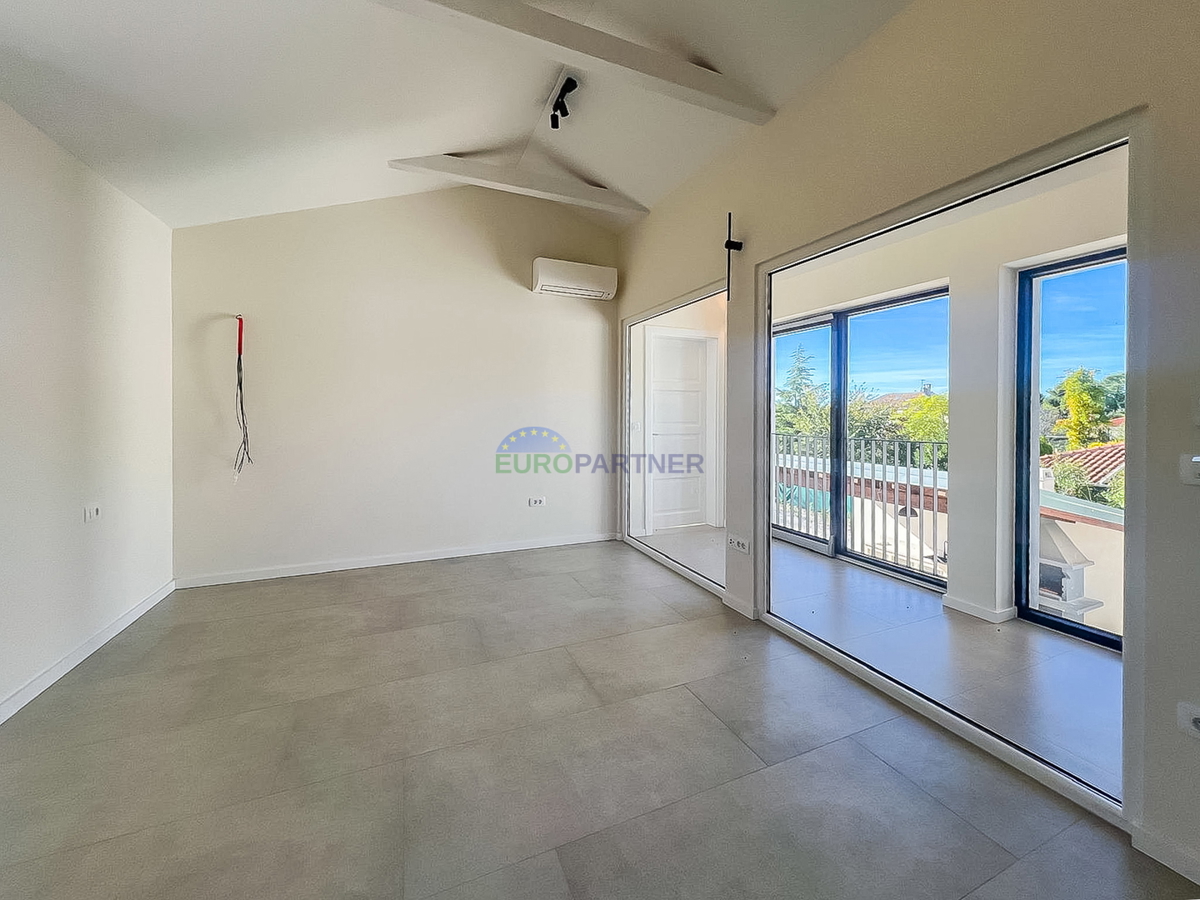 Moderna vila z bazenom, 5 km od Poreča