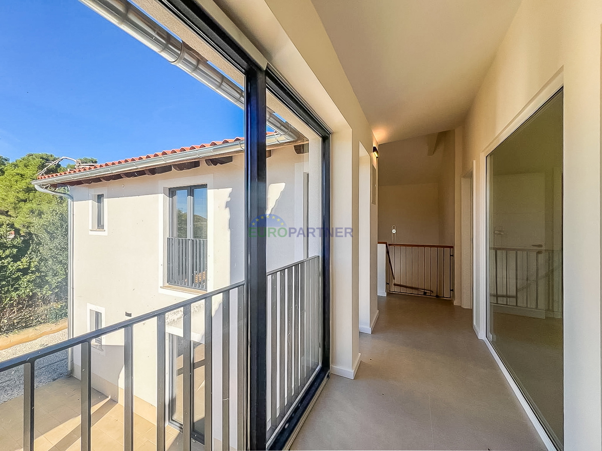 Moderna vila z bazenom, 5 km od Poreča